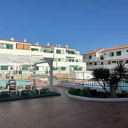 Appartement Alondras White Aircon And Pool